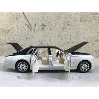 Mô hình xe ô tô Rolls-Royce Phantom 2020 1:24