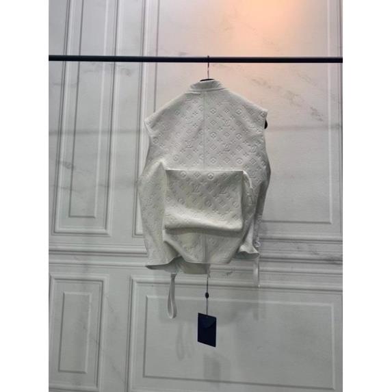 Áo vest LV Sơn Tùng da bò nhập Ý