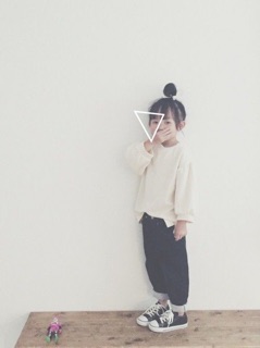 Giày converse cho bé màu đen và trắng