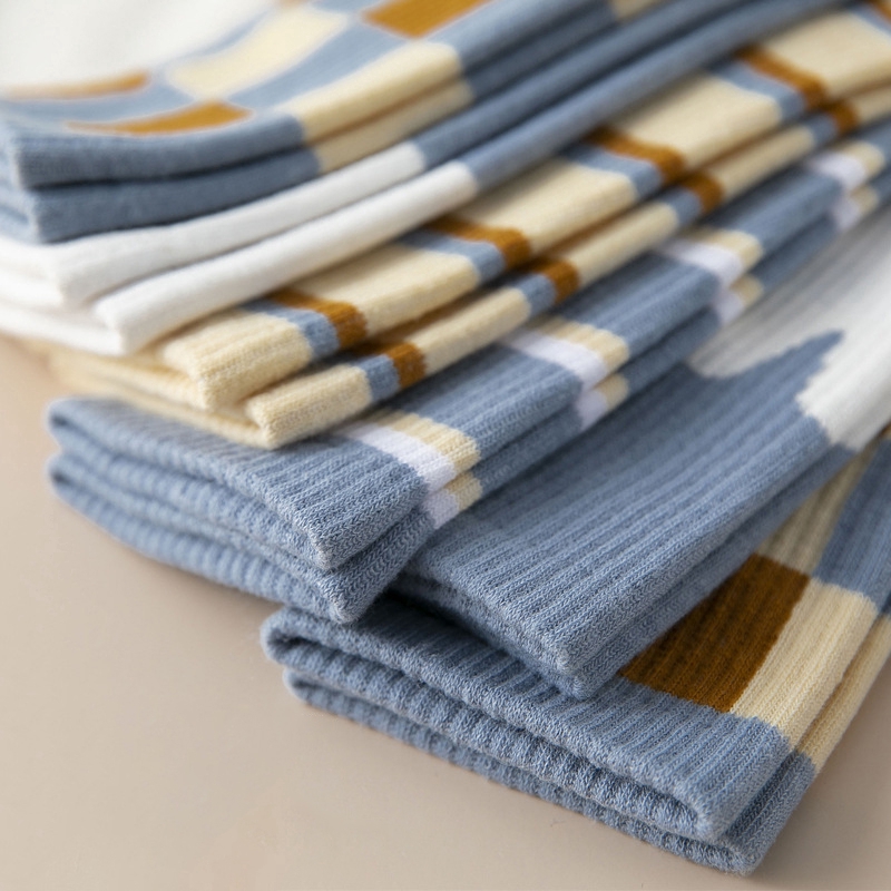 Vớ Cotton Cao Cổ Kẻ Sọc Vuông Xinh Xắn Cho Nữ