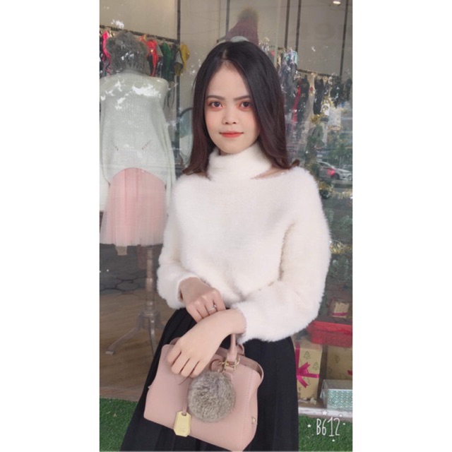Áo len lông hở vai