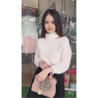 Áo len lông hở vai