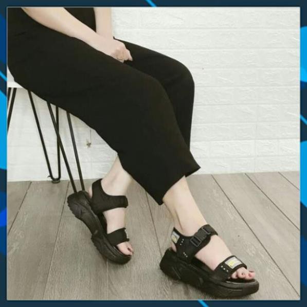 ( New ) Sandal quai ngang đế bánh mì học sinh 😍 . 2020 new .. .. . . . : You ; , ‣ , # ` /