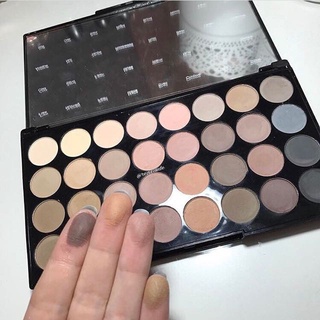 Bảng phấn mắt Revolution Flawless Matte Ultra Shadow