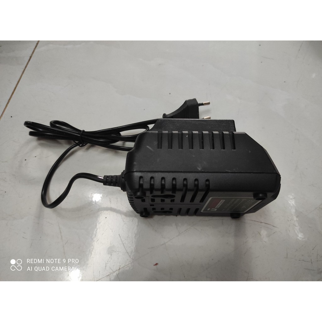 Sạc 21V dành cho khoan pin , bulon chân sạc makita
