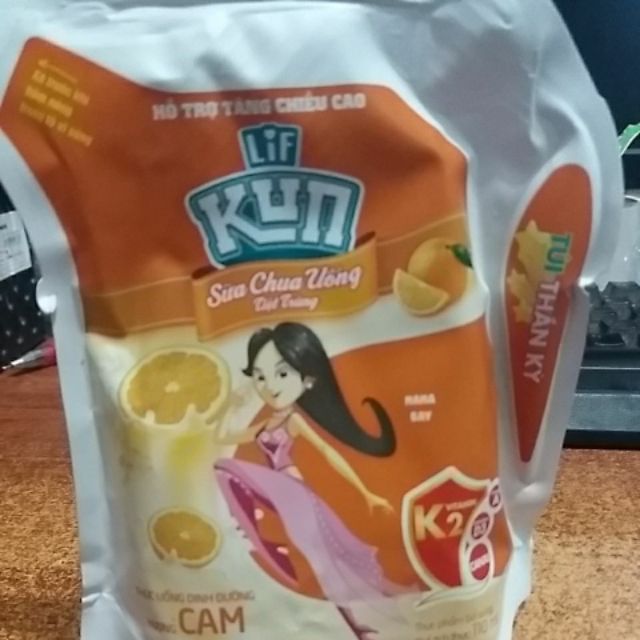 (Ghép thẻ đổi quà)Sữa chua uống tiệt trùng Kun cam , dâu , nho , socola túi eco 110ml.