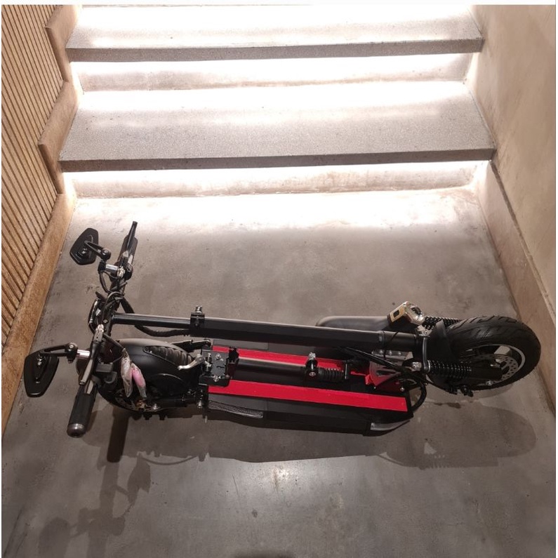 Xe điện Scooter cao cấp 150km/ sạc  & bản tiêu chuẩn 40km / sạc với màu đen sẵn sang trọng sơn tĩnh LTE  : 45-50km.