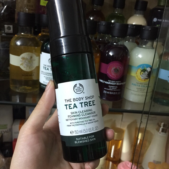 Sữa rửa mặt TEA TREE SKIN CLEARING FOAMING CLEANSER