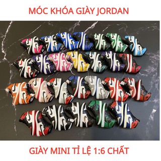 Móc khóa giày Jordan tỉ lệ 1:6 tặng kèm box đựng chuẩn