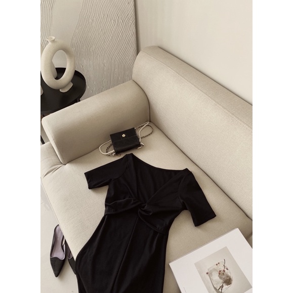 Váy dáng dài H.I.U ROOM mặc 2 kiểu ,vải thun dày dặn , dãn 2 chiều, khoét lưng sexy. Knit dress H.I.U design 2021 | BigBuy360 - bigbuy360.vn