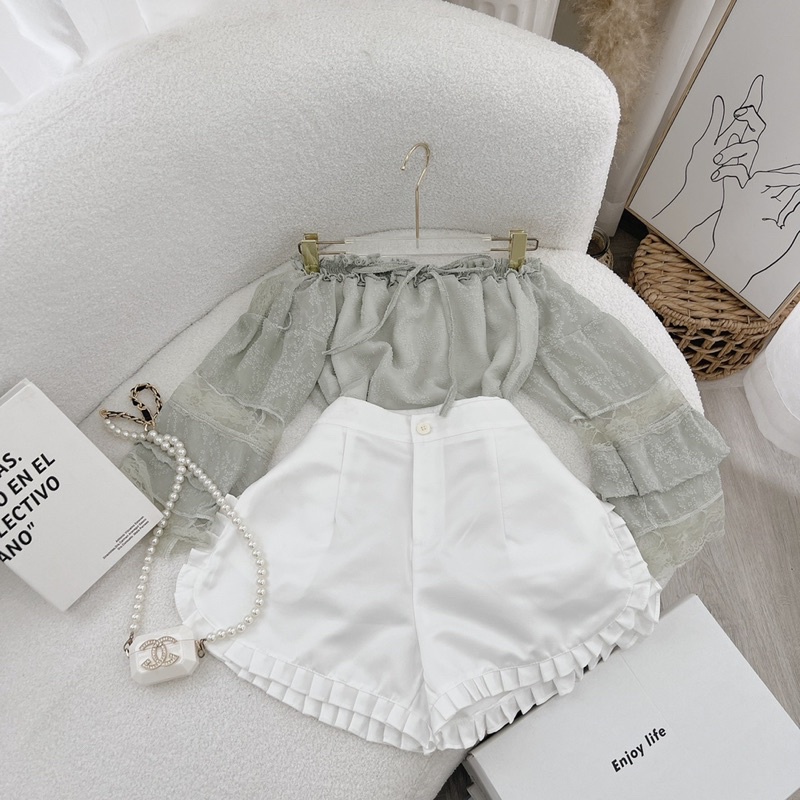 SET ÁO BẸT VAI BOCHUN BÈO + QUẦN SHORT VIỀN REN LAI