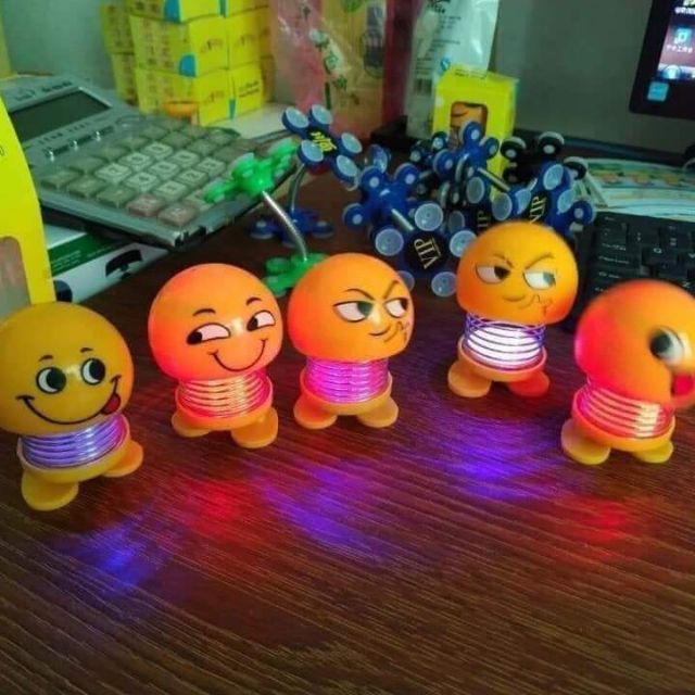THÚ NHÚN CÓ ĐÈN EMOJI