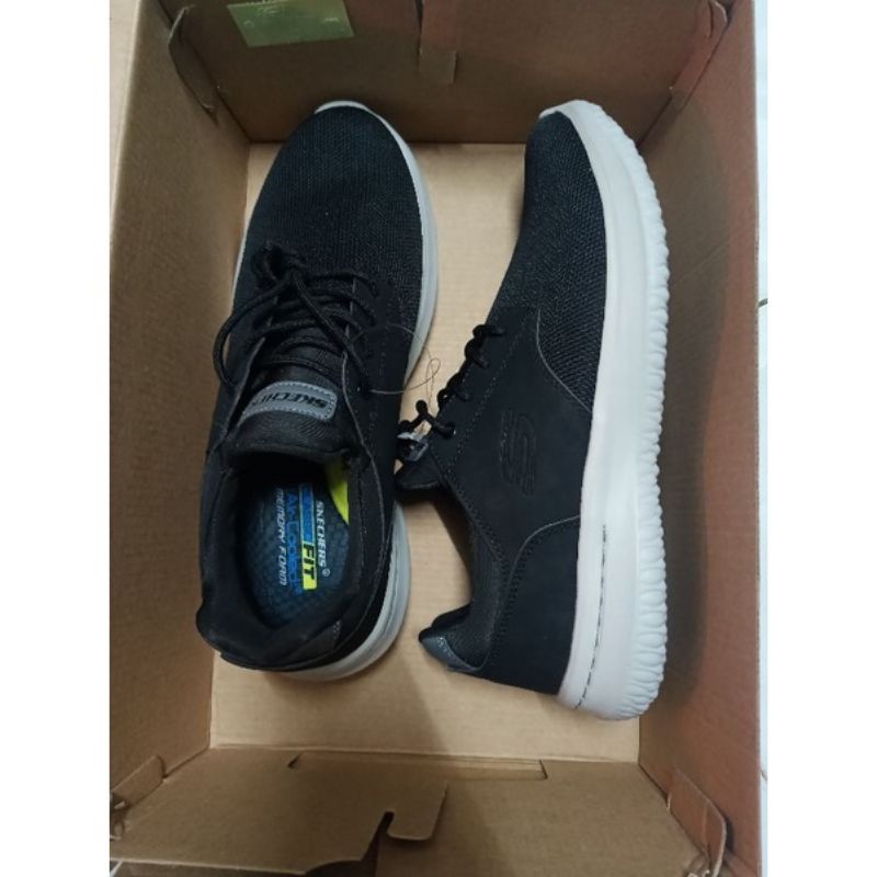 Giày Sneaker chính hãng