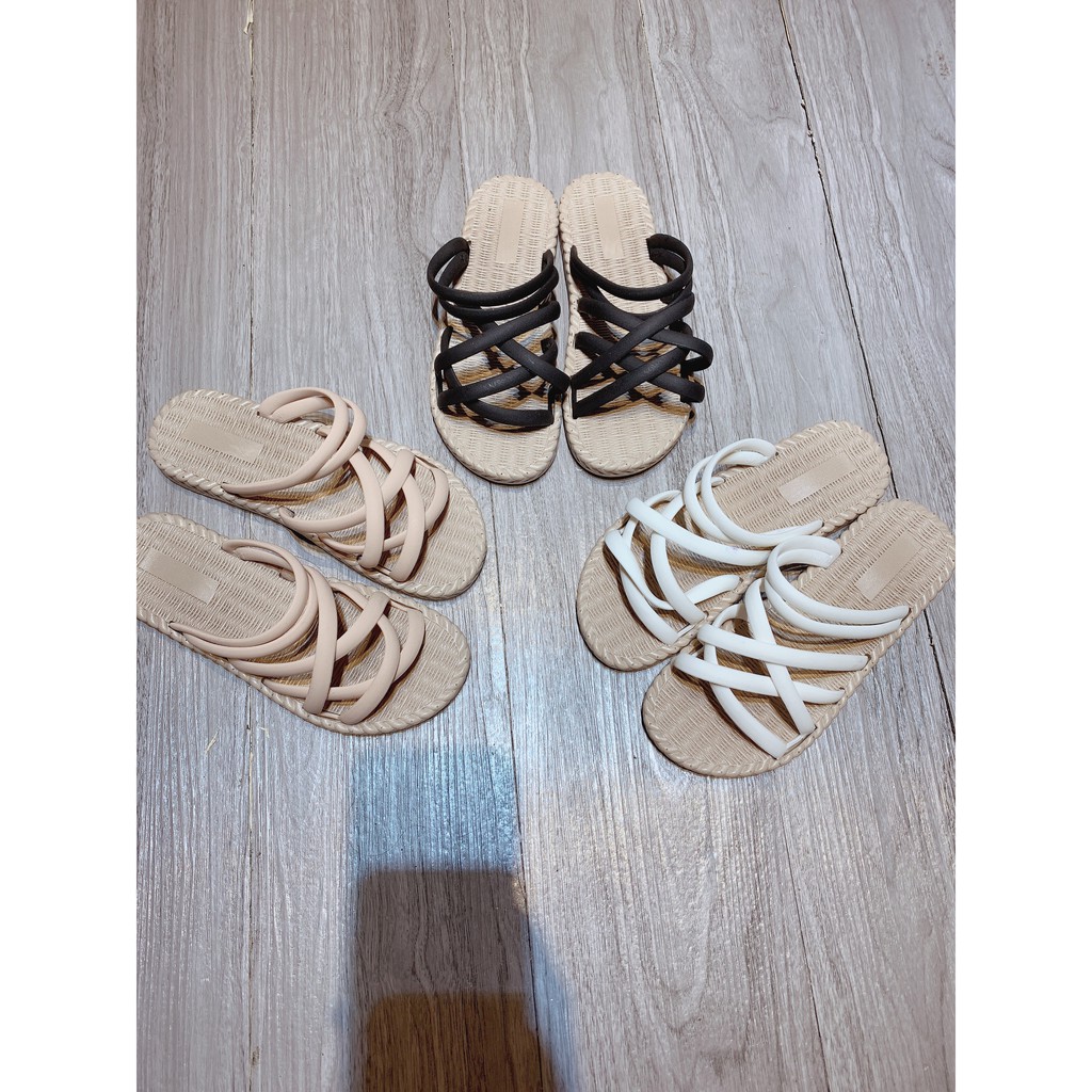 SANDAL CÓI QUAI BÉ