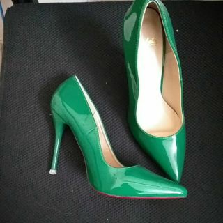 Giày louboutin xanh lá 11p