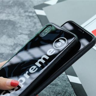 Ốp iPhone X Supreme