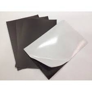 Nam châm dẻo A4 0.75mm có băng keo hai mặt, nam châm lá, nam châm decal dính bảng từ dạy học