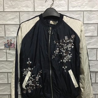 Áo bomber thêu