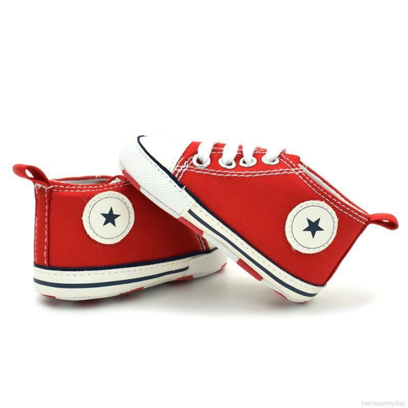 Giày thể thao mềm mại dùng cho trẻ nhỏ