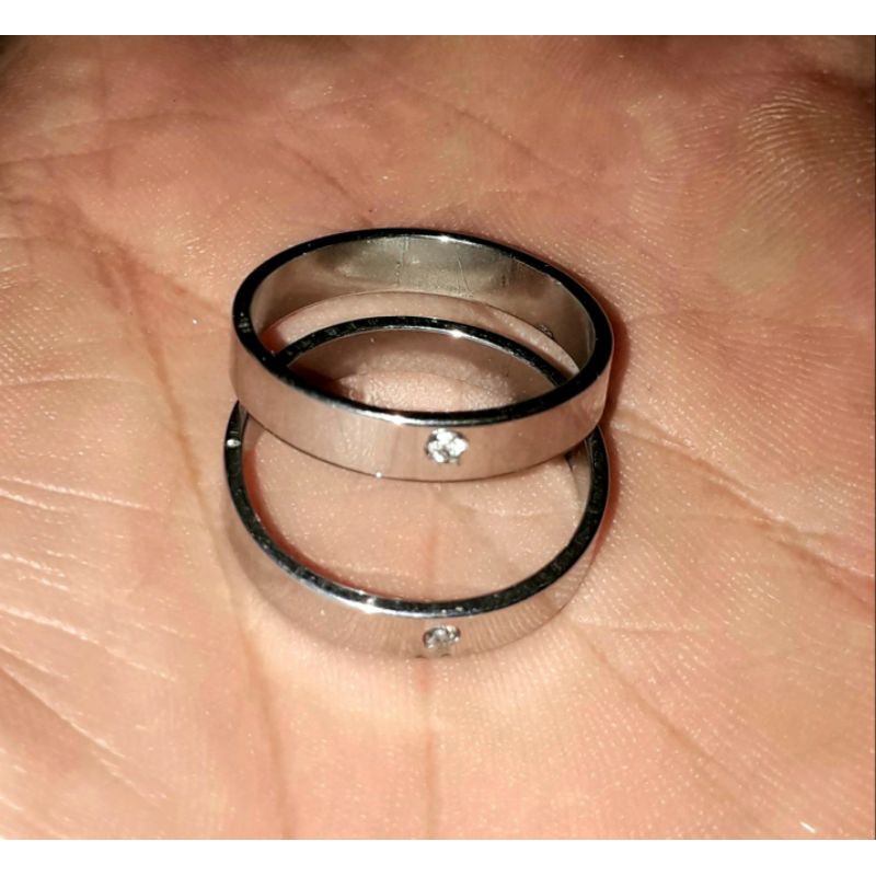 sét 2 chiếc nhẫn cặp bằng thép không gỉ rất đẹp