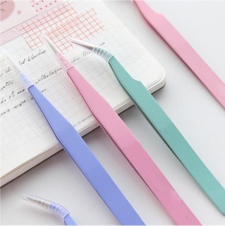 Nhíp màu pastel gắp sticker