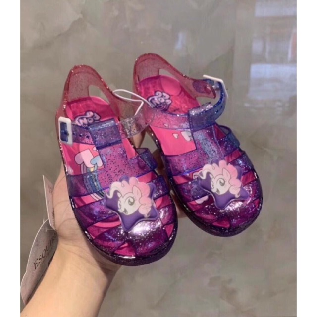 Xăngđan Nhựa Mềm Pony