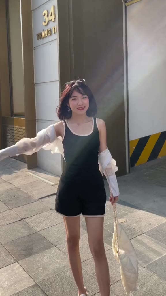 Jumpsuit đùi ba lỗ ôm body thun viền - Retrostyle - Jum232_Den/P6k2 | BigBuy360 - bigbuy360.vn