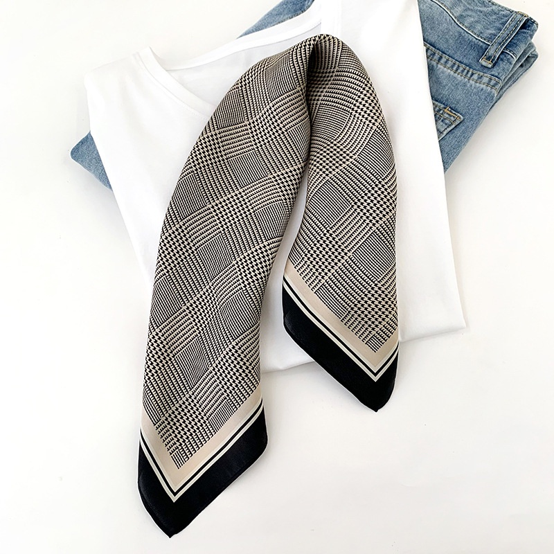 Khăn lụa vuông bandana kẻ ô nhỏ trắng đen viền đen ngoài chất đẹp KLV-005THY THY STORE