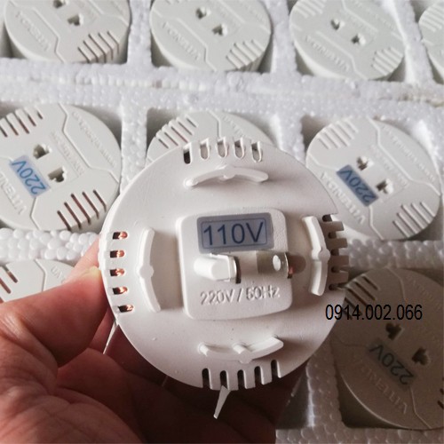 Bộ đổi nguồn ngược vào 110V ra 220V Công suất thực 70W đồng xịn. Phù hợp cầm đi nước ngoài. Vitenda