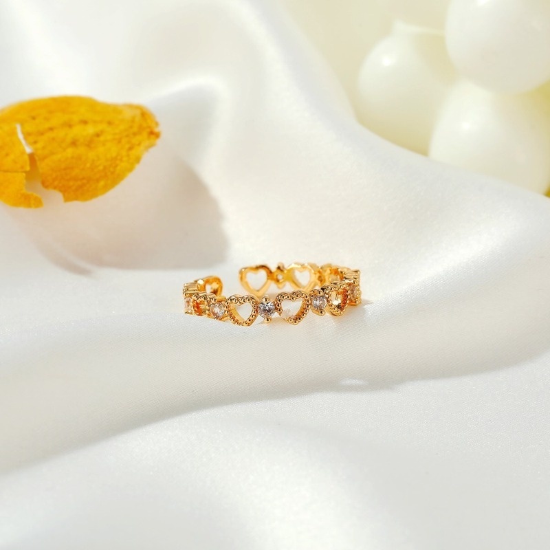 1 Nhẫn Hở Khảm Đá Zircon Hình Trái Tim Màu Vàng Sang Trọng Có Thể Điều Chỉnh Thời Trang