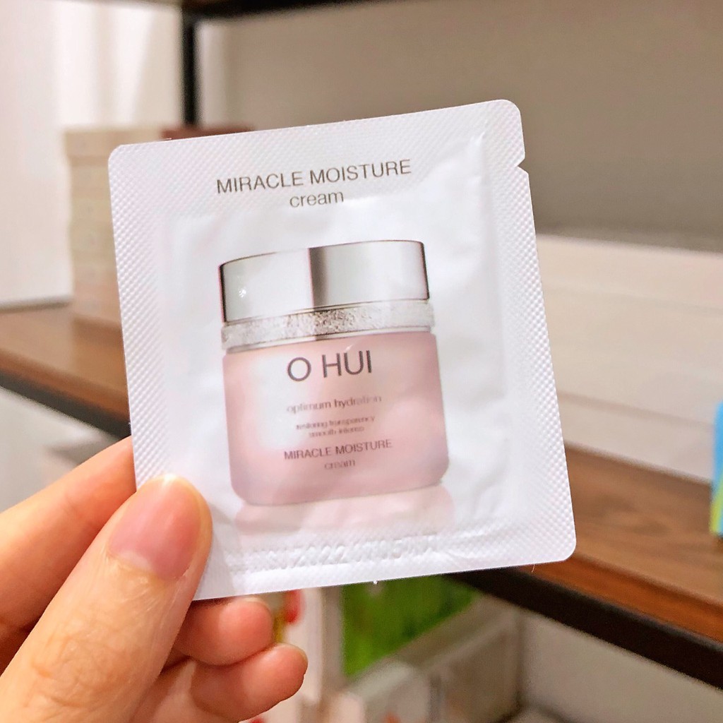 Gói kem Ohui hồng dưỡng ẩm chuyên sâu, làm da trắng hồng và chống lão hóa OHUI Miracle Moisture Cream 1ml