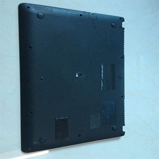 Vỏ D laptop dell v5470 tháo máy( có xước nhẹ nhưng ở trong trạng thái đẹp)