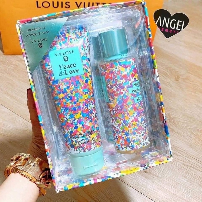 Combo 2 Món Xịt Thơm Body Mist  Với Lotion Dưỡng Thể Victoria Secre Hương Thơm Ngào Ngạt