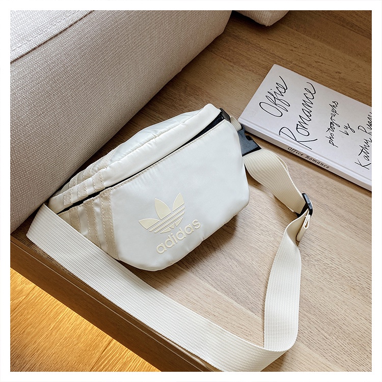 Túi đeo chéo thể thao Adidas loại nhỏ thời trang năng động cho nữ | BigBuy360 - bigbuy360.vn