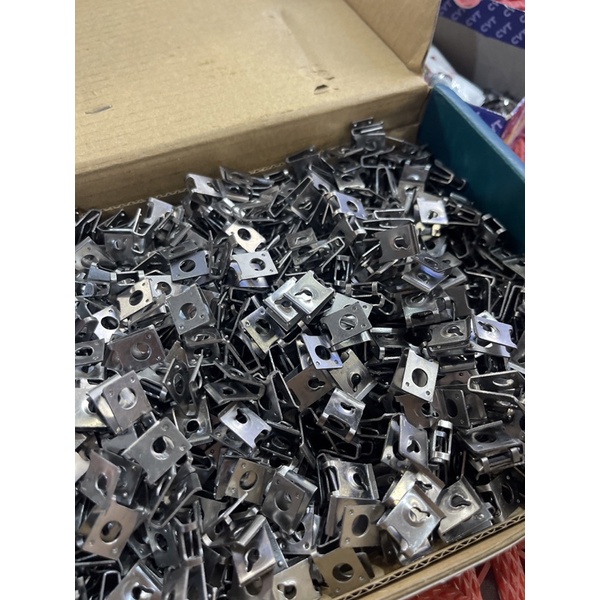 PÁT KẸP INOX 5LI XOẮN SỬ DỤNG ĐỂ LẮP DÀN ÁO XE MÁY YAMAHA/ SUZUKI...