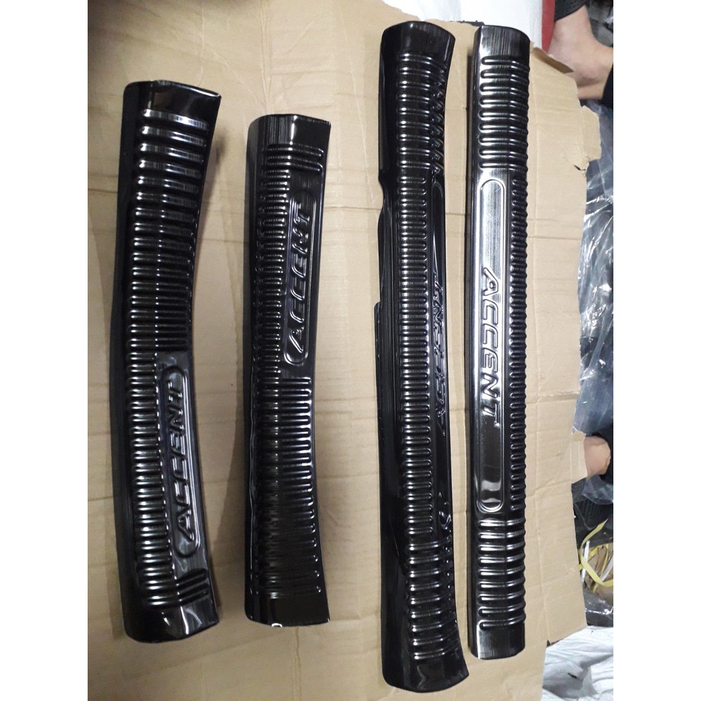 Bộ ốp bậc trong titan xe Hyundai Accent các form từ 2018 đến 2021