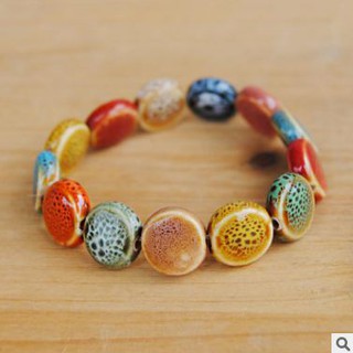 Vòng tay làm từ gốm sứ handmade
