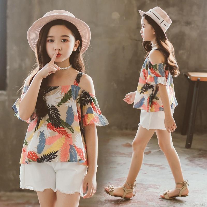 Set áo trễ vai hoạ tiết hoa + quần sọt cho bé gái