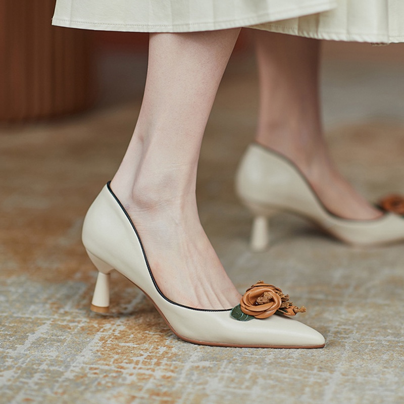 Giày cao gót nữ IELGY mũi nhọn trang trí thanh lịch phong cách retro