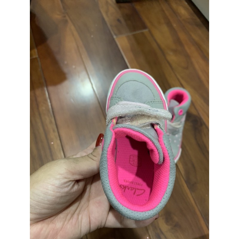 SALE Giày Clarks xuất dư cho bé gái sz 11,5-12,5cm