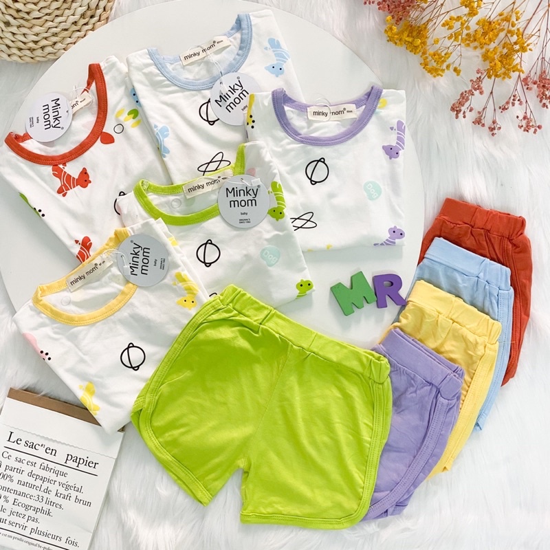 NT008 Bộ ngắn tay, cộc tay thun lạnh Minky Mom in thân áo trắng, phối viền, quần trơn cho bé