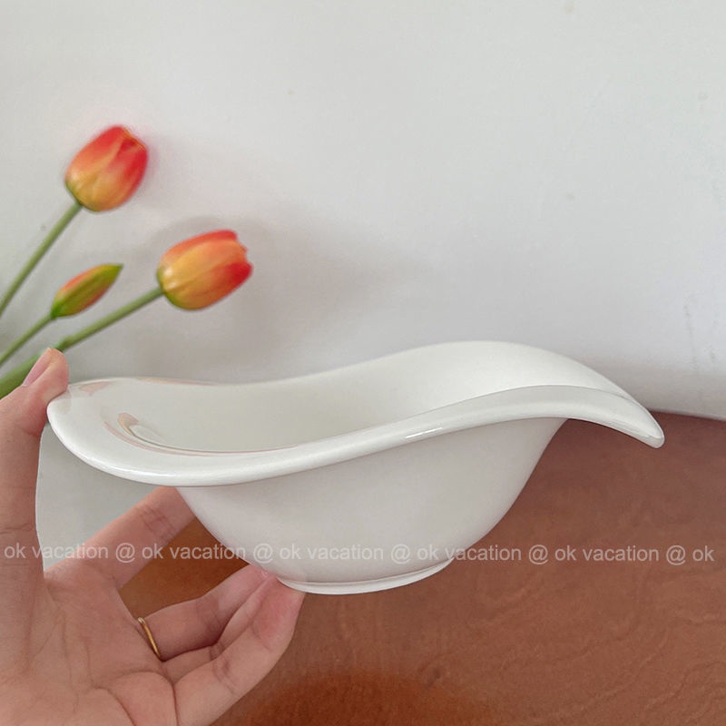 Đĩa Sứ Cong Màu Trắng Trơn Phong Cách Hàn Quốc Độc Đáo