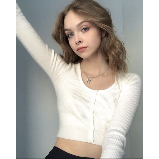 Áo croptop ôm body tay dài, cài nút cổ chữ V basic form chuẩn