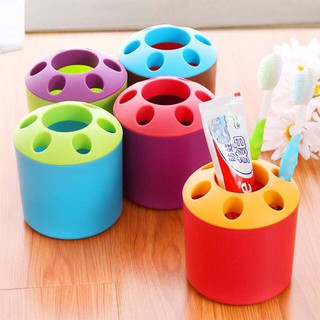 Cốc, lọ tròn nhựa nhiều lỗ cắm bút viết bàn chải chổi cọ đa năng