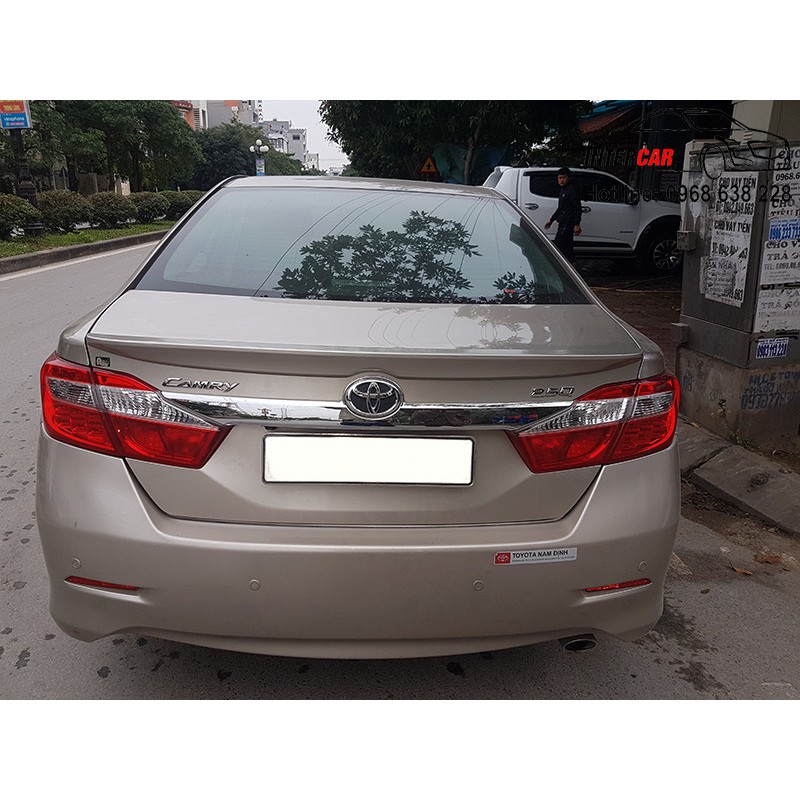 Đuôi gió Camry 