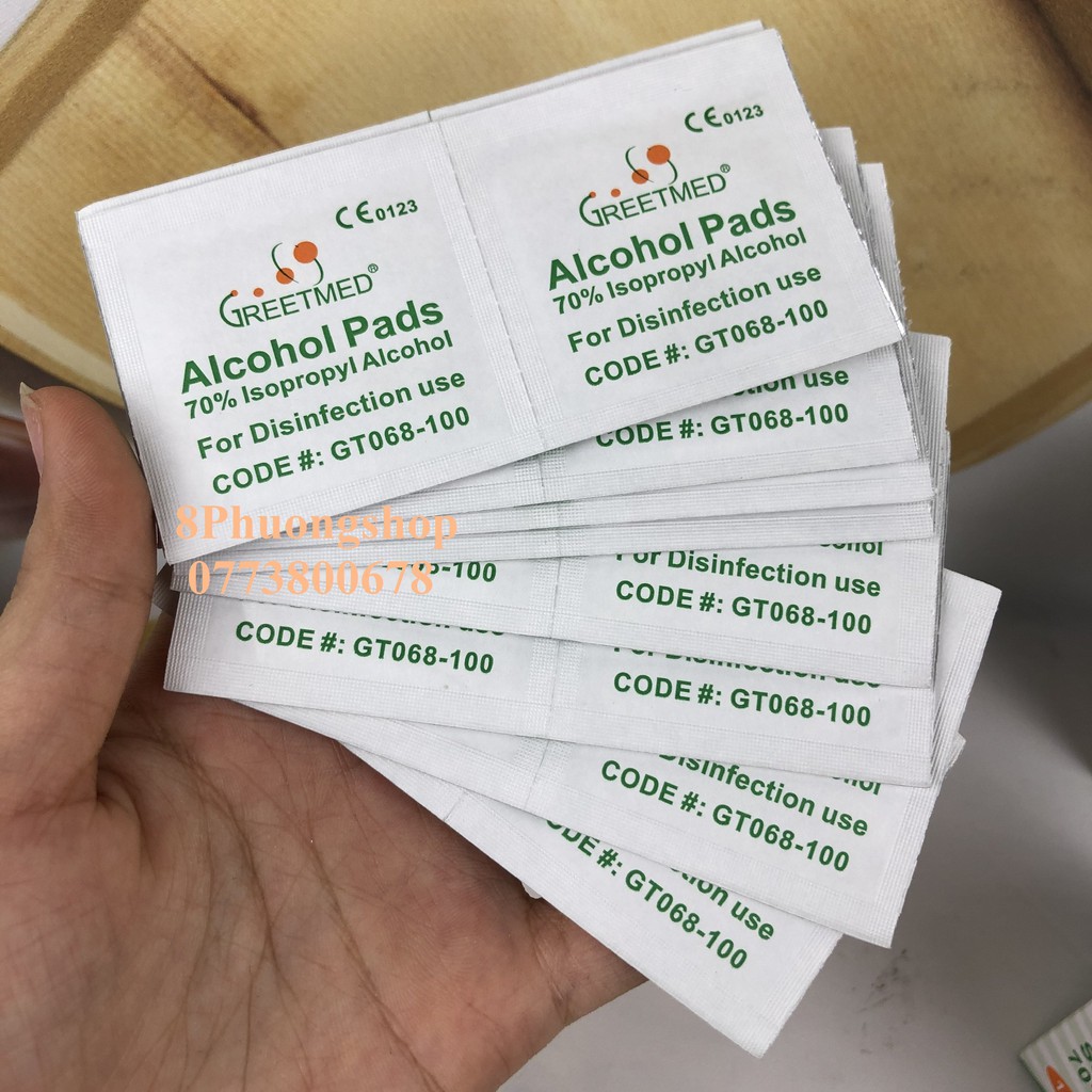 Bông tẩm cồn Greetmeed (Hộp 100 miếng) – Alcohol Pads được nhập khẩu chính thức từ hãng GREETMED