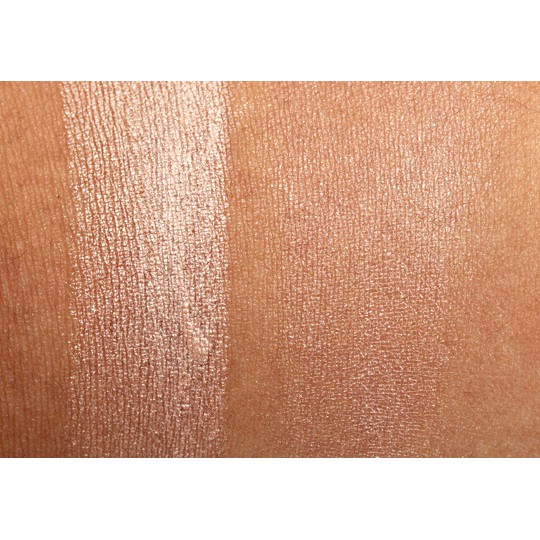 Benefit - Kem highlight Benefit Watt's Up! Soft Focus Highlighter For Face 9.4g