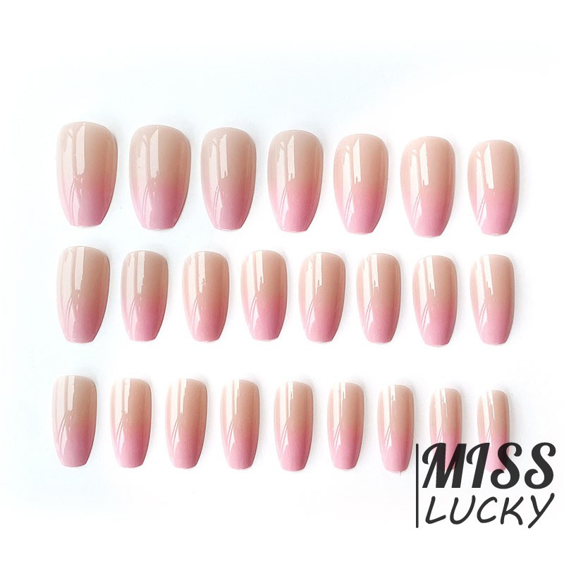 Bộ 24 móng tay giả màu gradient vô cùng thời trang