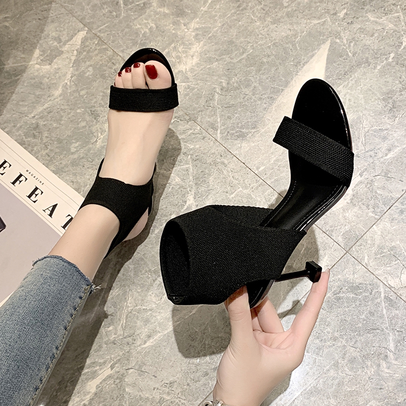 Giày Cao Gót Hở Mũi Thiết Kế Đầy Cuốn Hút Cho Nữ