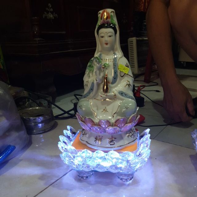 Chân Đế pha lê để tượng quan âm ( 7 màu )